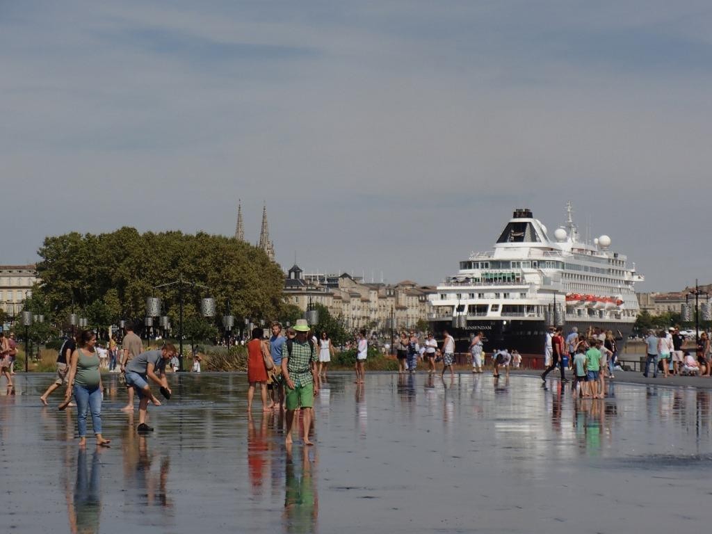 Auch Kreuzfahrtschiffe besuchen Lyon