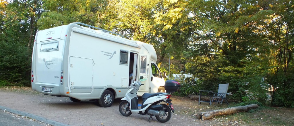 Unser Arca am Campingplatz in Lyon